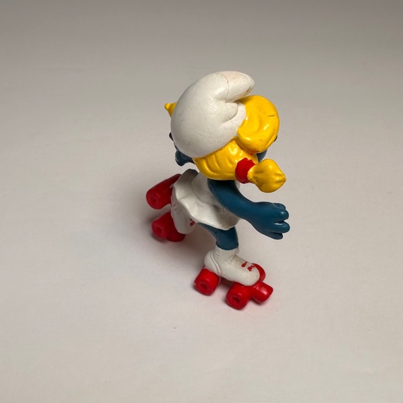 Vintage Schleich Roller Skating Smurfette Figurine | 1980s Smurfs Collectible - Picture 4 of 8